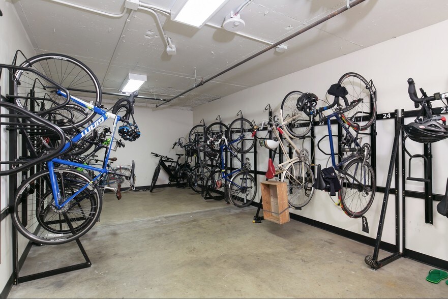 More Photos Of 1600 7th Ave, Seattle Office For Lease