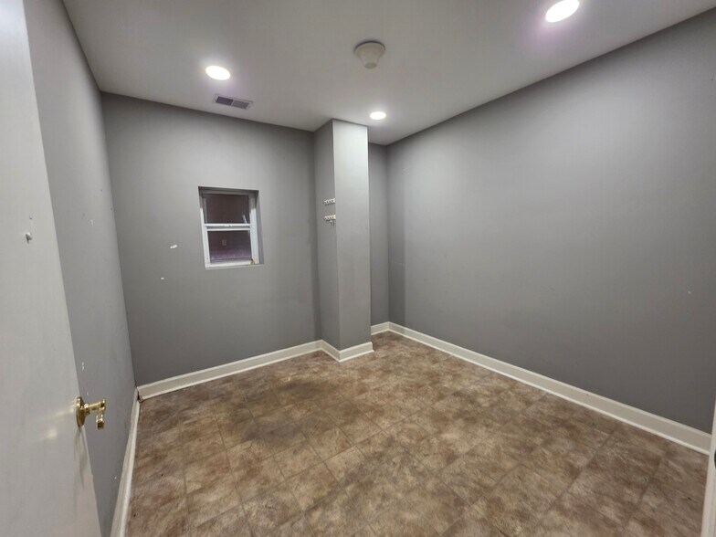 More Photos Of 5851 Lowcountry Dr, Ridgeland Warehouse For Lease
