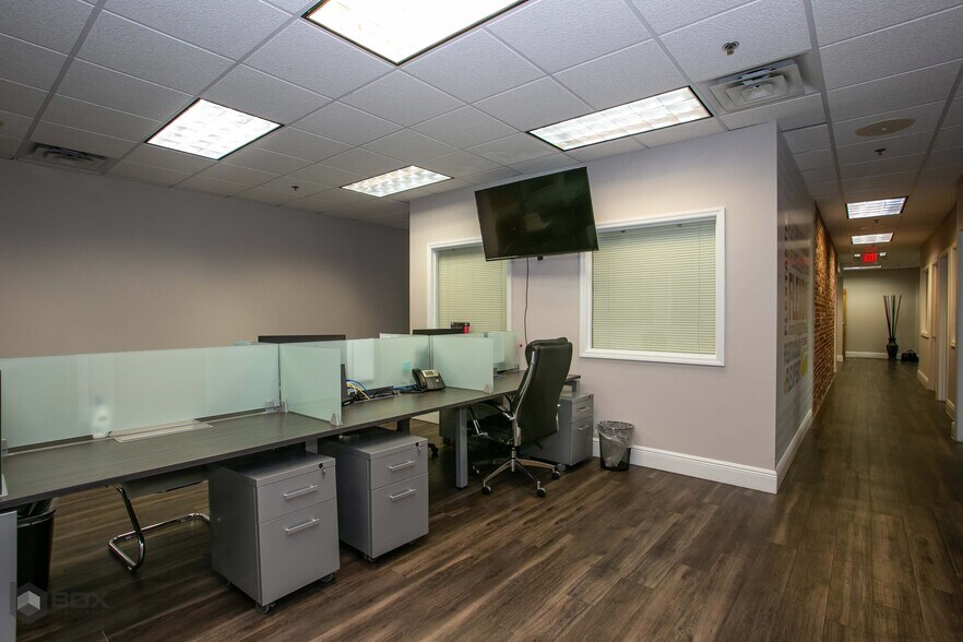 More Photos Of 2690 Weston Rd, Weston Office For Sale