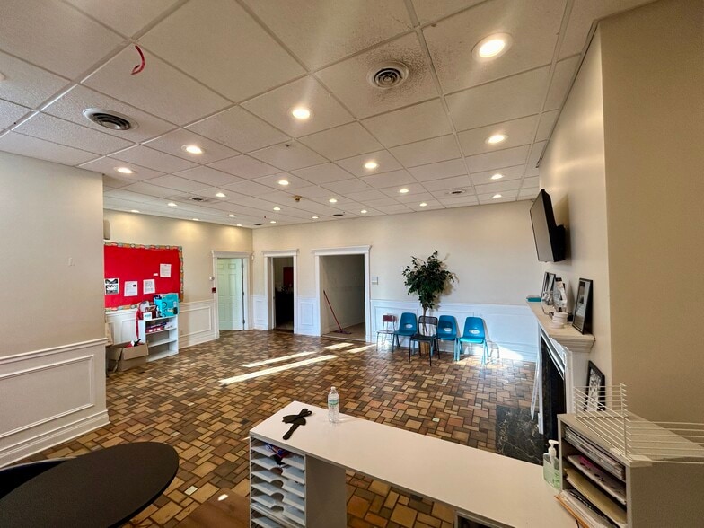 More Photos Of 2324 W 111th St, Chicago Apartments For Lease