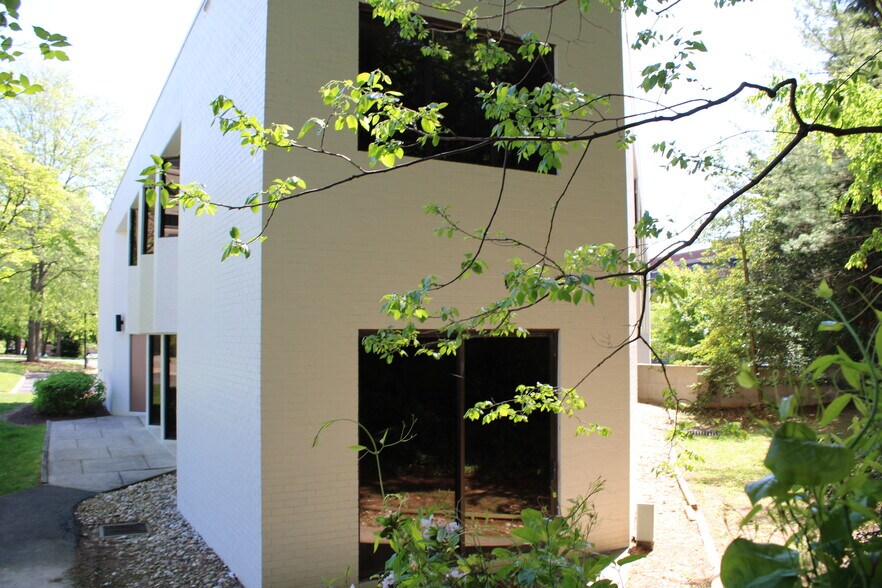 More Photos Of 1914 Association Dr, Reston Office For Lease