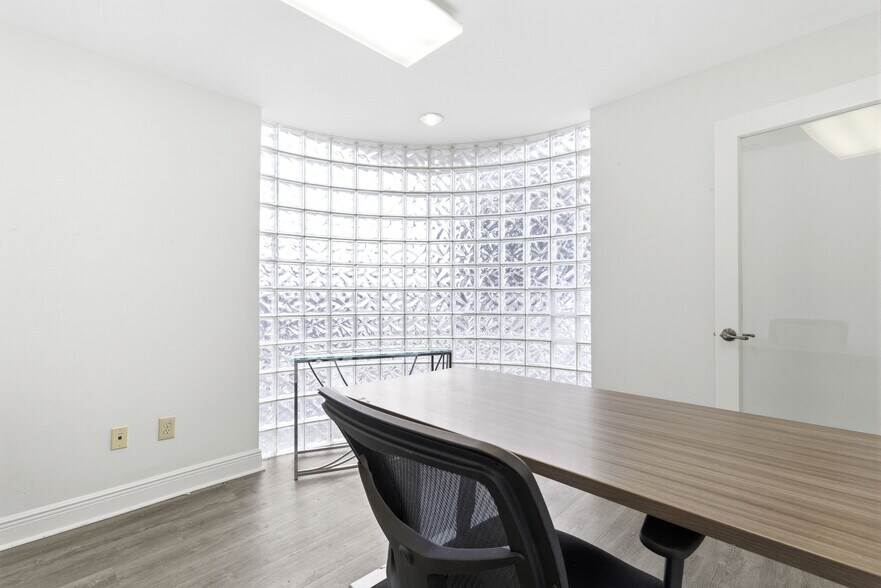 More Photos Of 611 NE 13th St, Fort Lauderdale Loft Creative Space For Lease