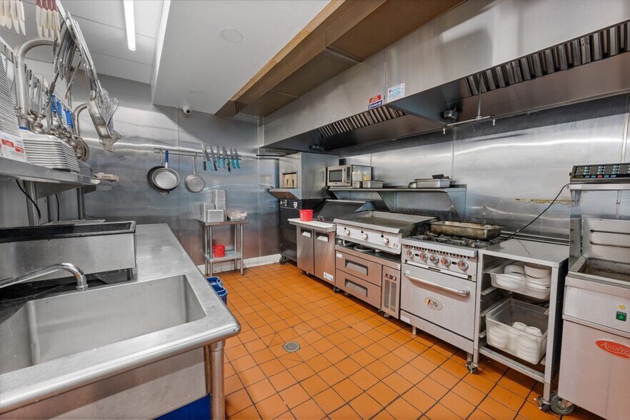 More Photos Of 40789 Village Dr, Big Bear Lake Bar For Sale