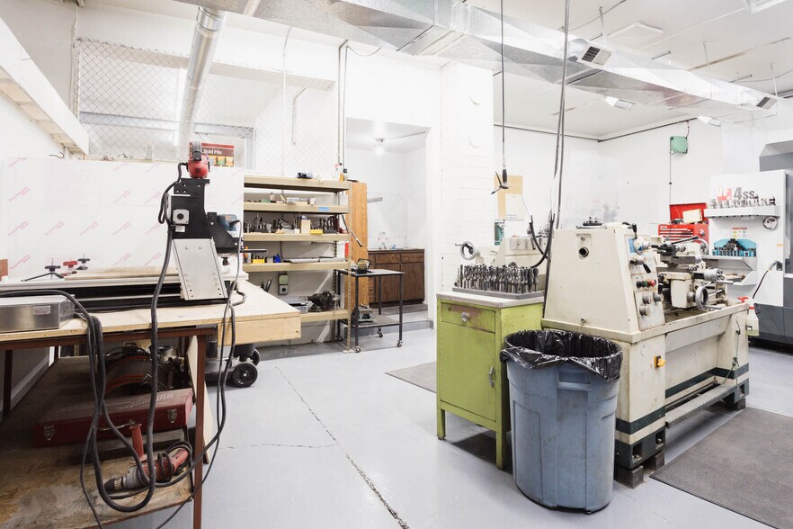 More Photos Of 2002 Fruitvale Blvd, Yakima Warehouse For Sale