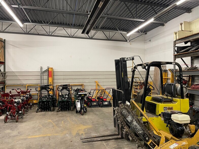 More Photos Of 3143 E Main St, Columbus Freestanding For Sale