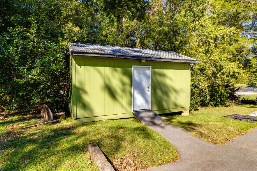 More Photos Of 161 Chapin Rd, Chapin Loft Creative Space For Sale