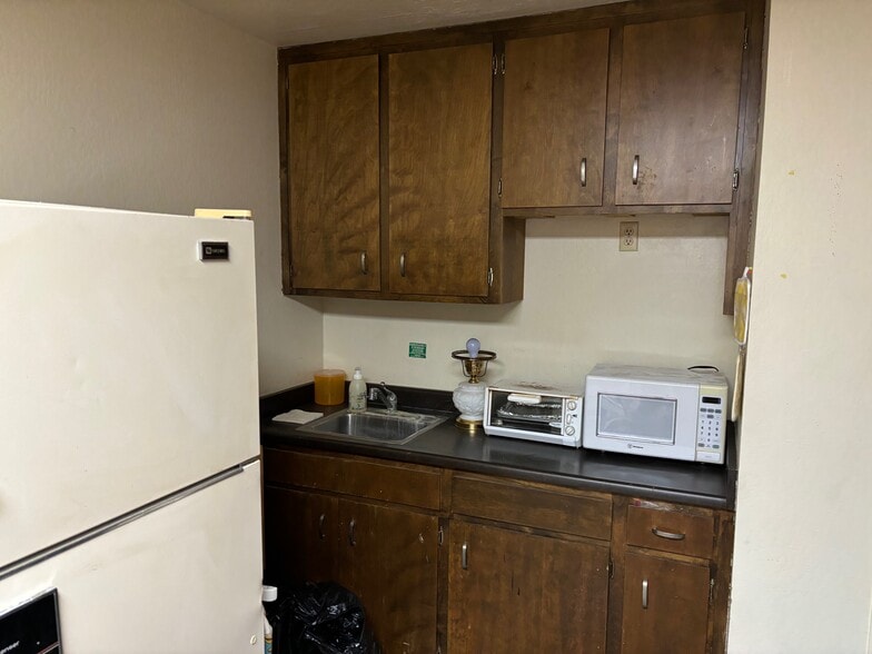 More Photos Of 4713 Yosemite Blvd, Modesto Bank For Sale