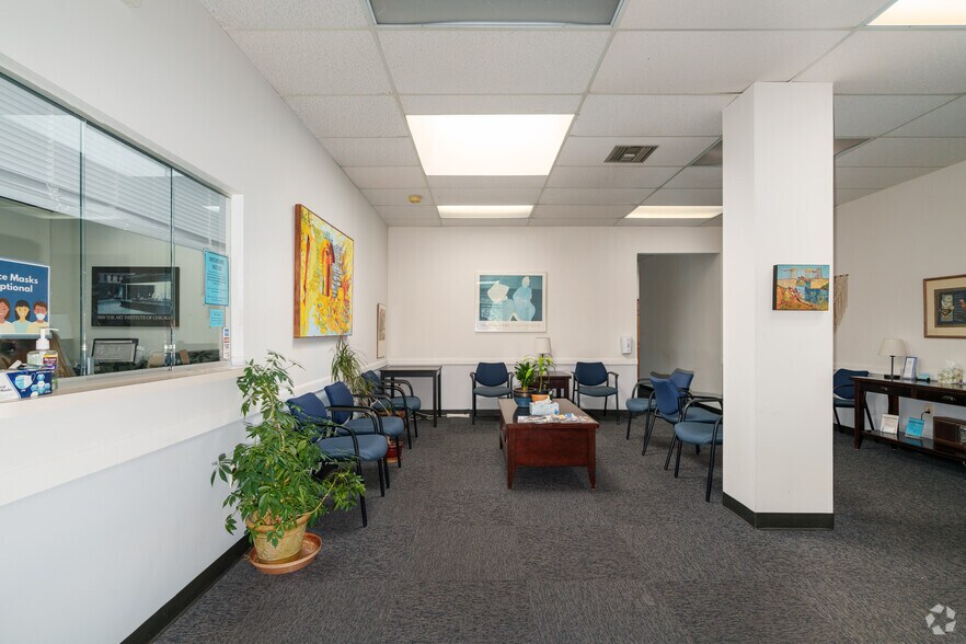 More Photos Of 8200 Flourtown Ave, Wyndmoor Medical For Sale