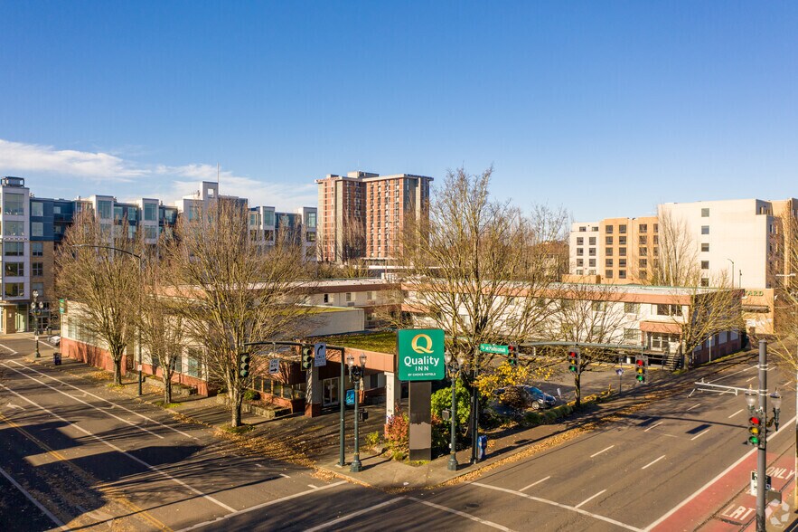 More Photos Of 431 NE Multnomah St, Portland Hotel For Sale