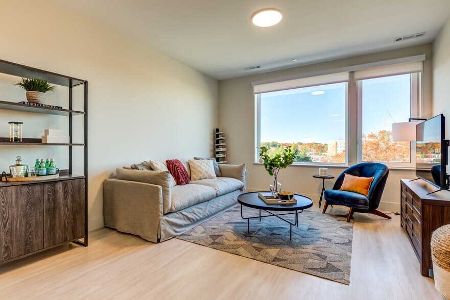 More Photos Of 39 Trotter Rd, Weymouth Apartments For Lease