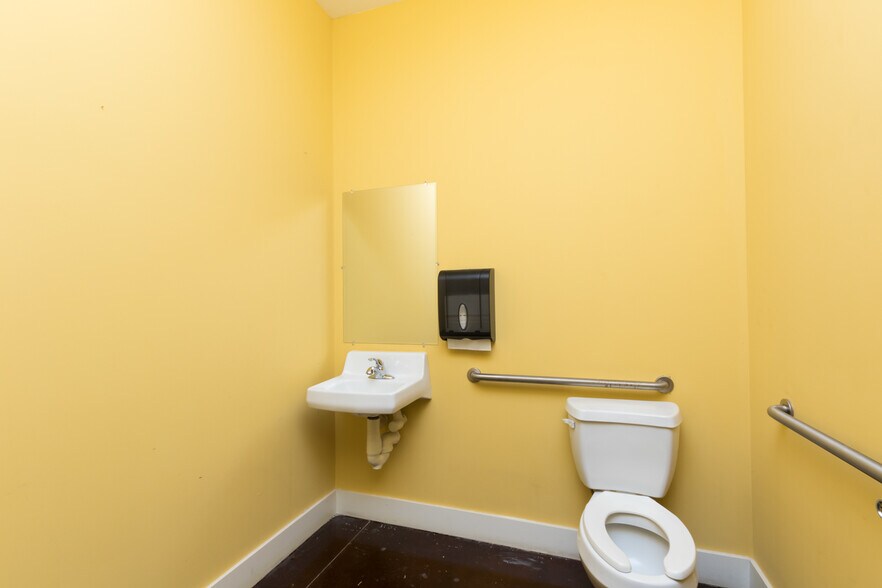 More Photos Of 100 S Greentree Ln, Foley Medical For Sale