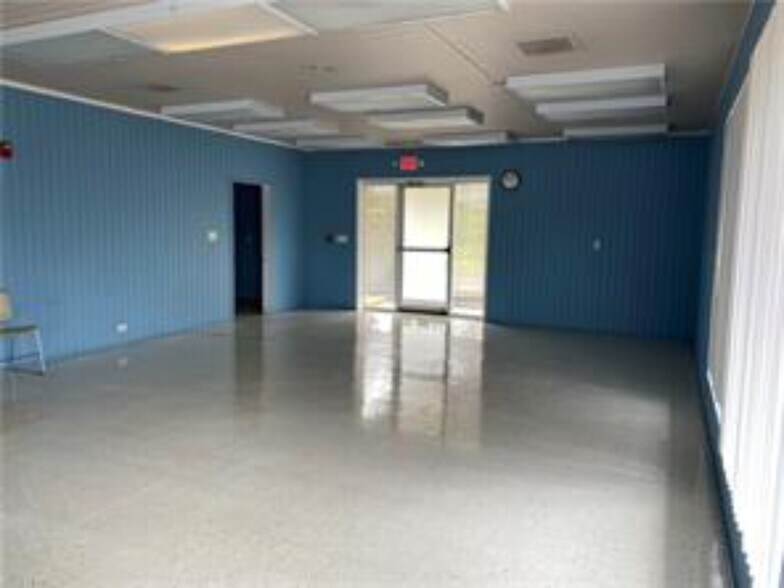 More Photos Of 46635 Y And O Rd, East Liverpool Bank For Sale