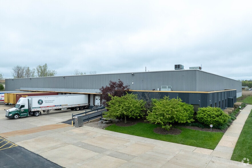 More Photos Of 26401 Fargo Ave, Bedford Heights Warehouse For Lease