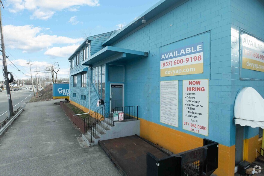 More Photos Of 62 Middlesex Tpke, Burlington Freestanding For Sale