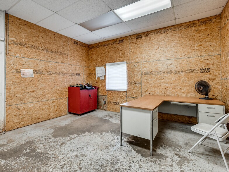 More Photos Of 22514 2930 rd, Kingfisher Industrial For Sale