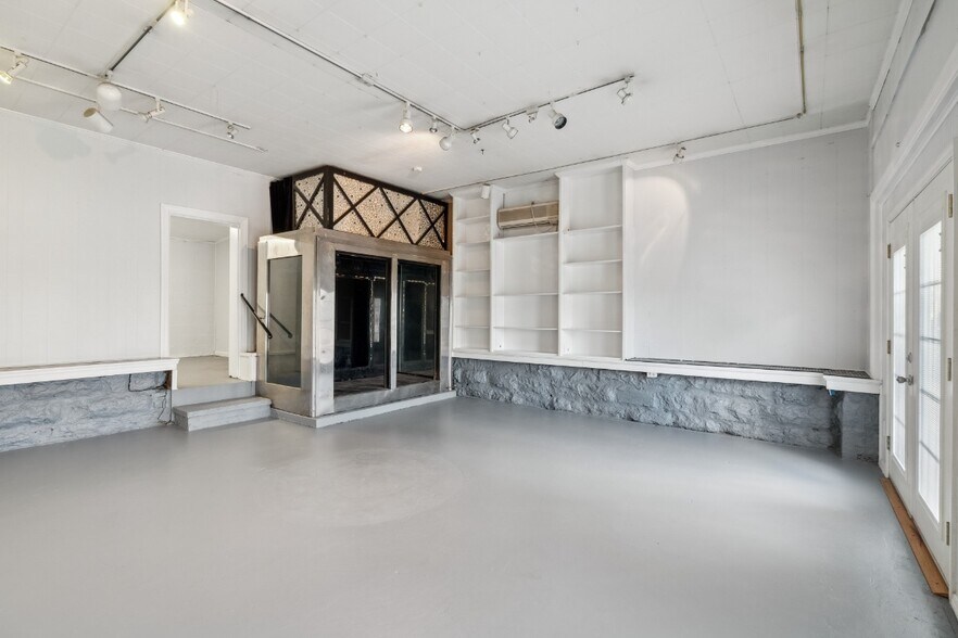 More Photos Of 705 Dunnington St, Columbia Freestanding For Sale