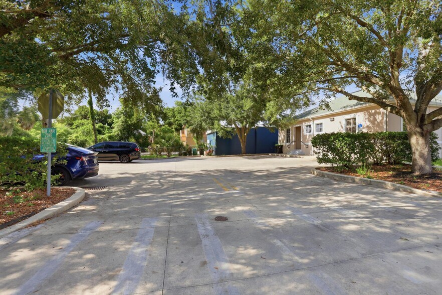 More Photos Of 344 S Woodland Blvd, Deland Office For Sale