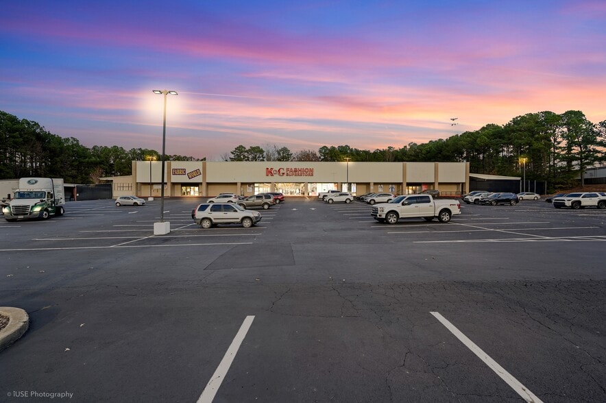 More Photos Of 1555 E Park Place Blvd, Stone Mountain Unknown For Lease