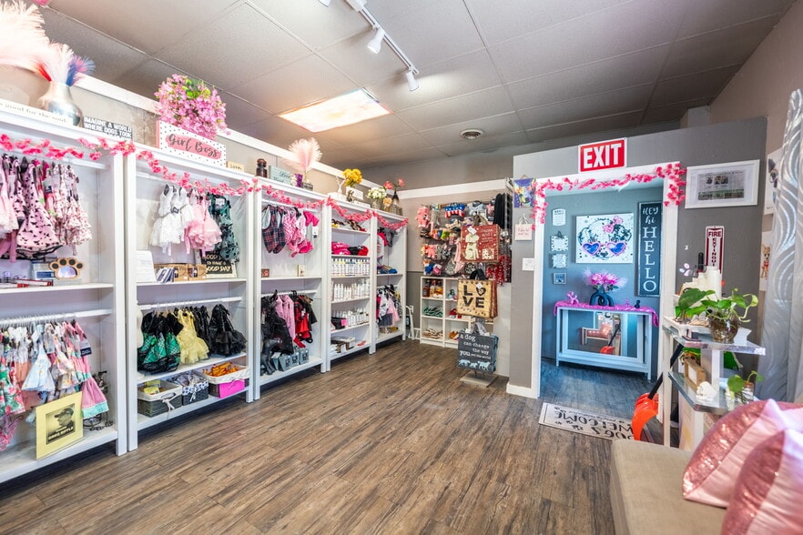 More Photos Of 733-735 Allegheny River Blvd, Verona Storefront For Sale