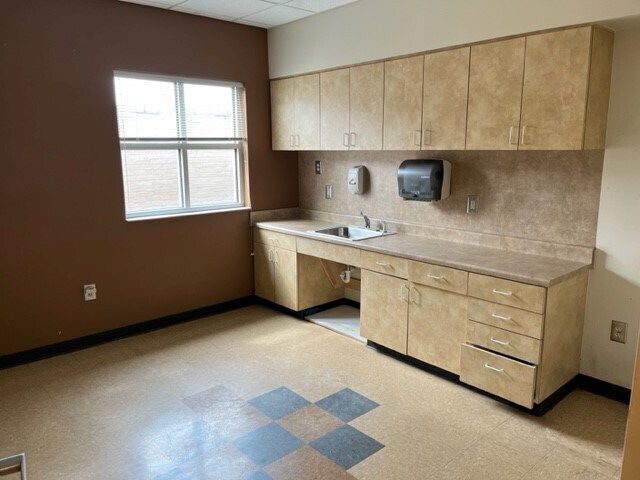 More Photos Of 745 Pine St, Macon-Bibb Office For Sale