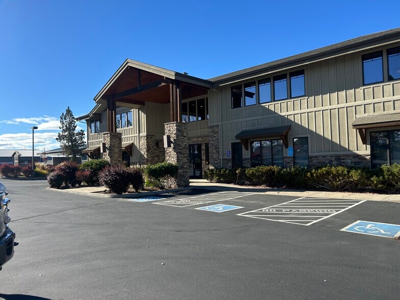 More Photos Of 525 SW Umatilla St, Redmond Office For Lease