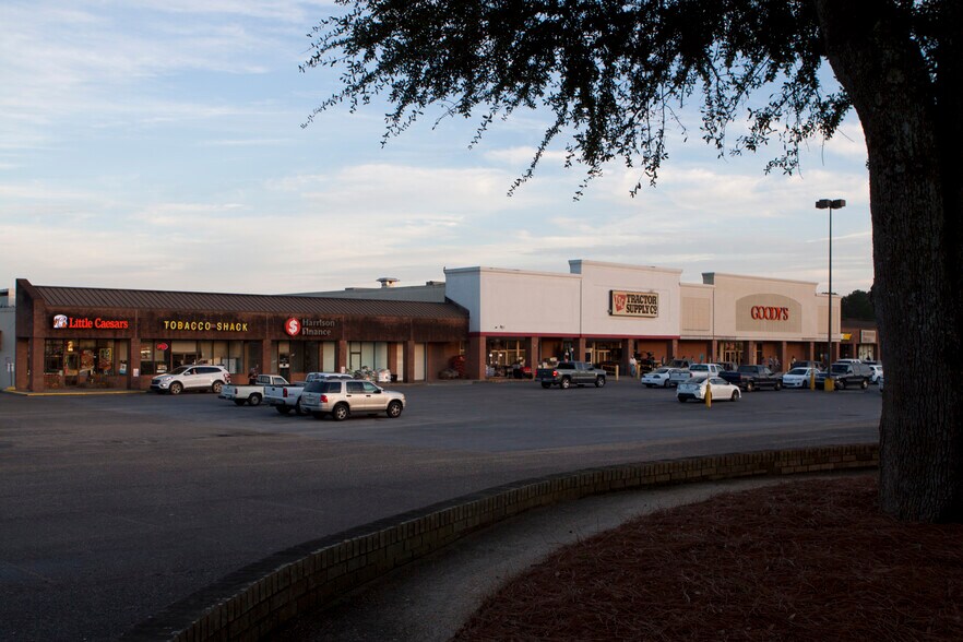More Photos Of 12112-12130 Old 63 S, Lucedale General Retail For Lease