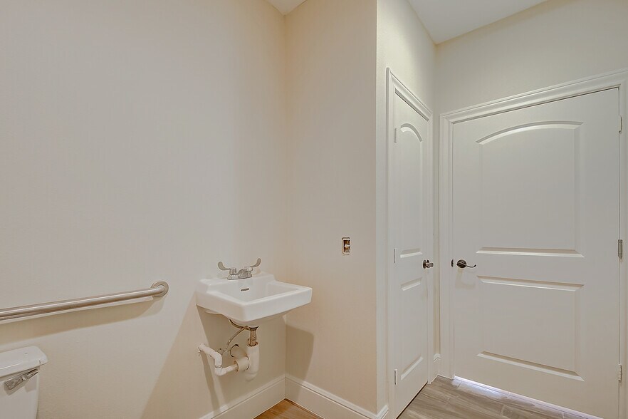 More Photos Of 21386 Provincial Blvd, Katy Medical For Sale