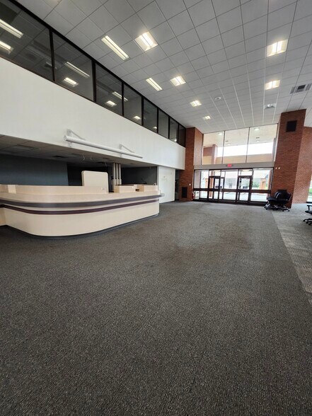 More Photos Of 2 N Mill St, New Castle Bank For Sale