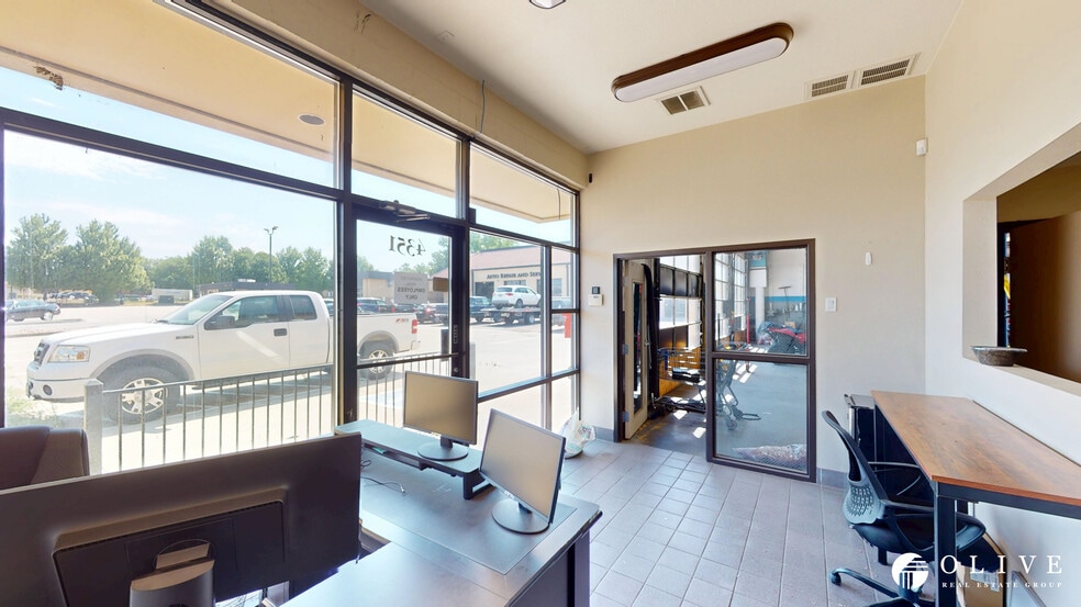 More Photos Of 4351 Austin Bluffs Pky, Colorado Springs Auto Repair For Lease