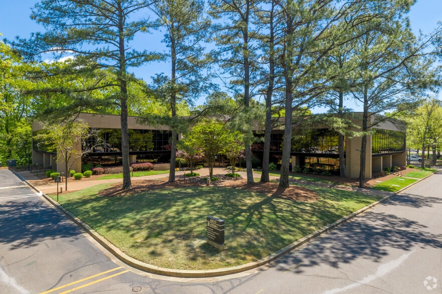 More Photos Of 6800 Poplar Ave, Memphis Office For Lease