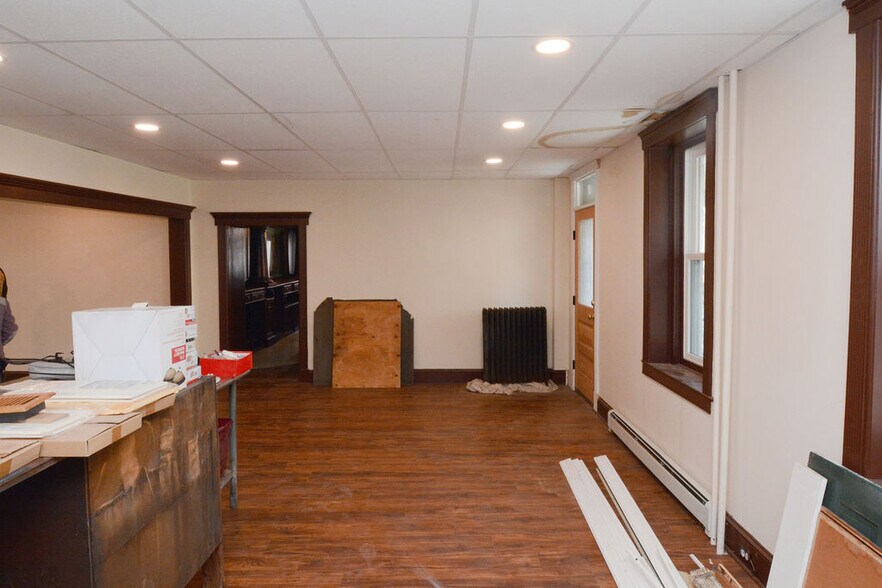 More Photos Of 101 S Main St, Richlandtown Restaurant For Sale