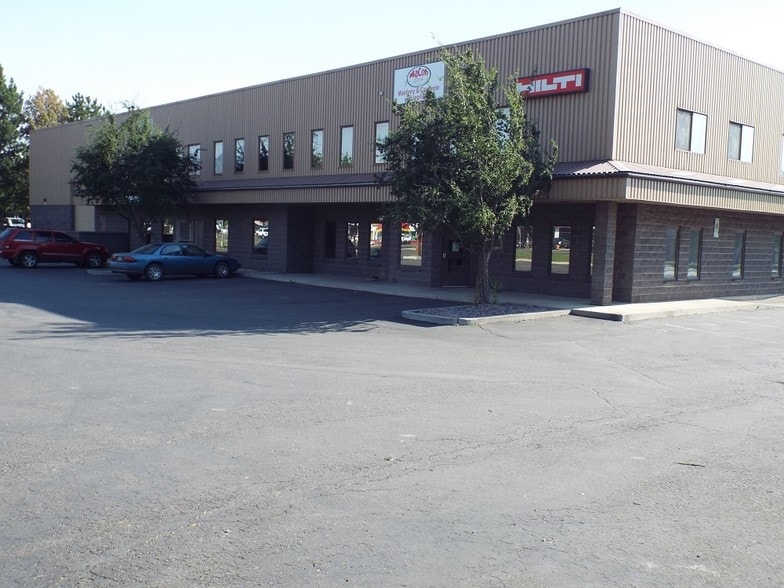 More Photos Of 2901 W Broadway St, Missoula Flex For Lease