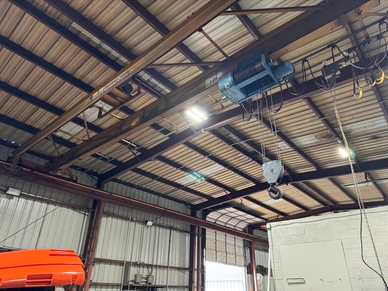 More Photos Of 6031 Fm 2767, Tyler Warehouse For Lease