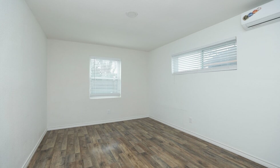 More Photos Of 3805-3813 Wipprecht St, Houston Apartments For Sale