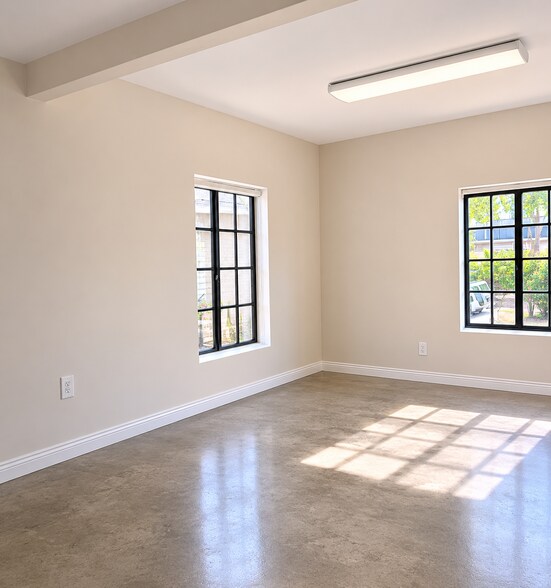More Photos Of 607 N Vulcan Ave, Encinitas Storefront For Lease