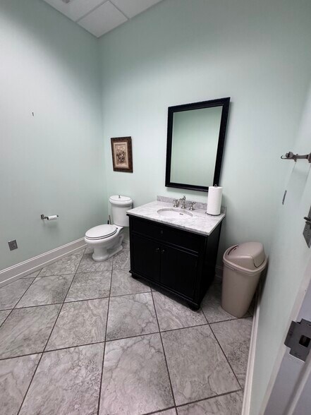 More Photos Of 2355 US Highway 78, Moody Flex For Lease