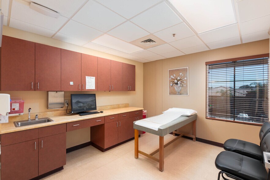 More Photos Of 2342 Professional Pky, Santa Maria Medical For Sale