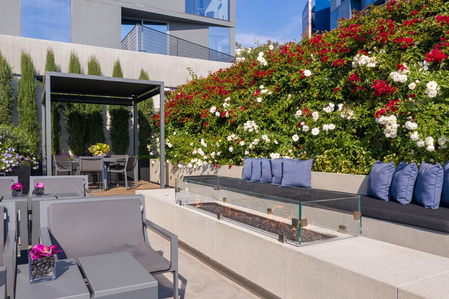 More Photos Of 8500 W Sunset Blvd, West Hollywood Apartments For Lease