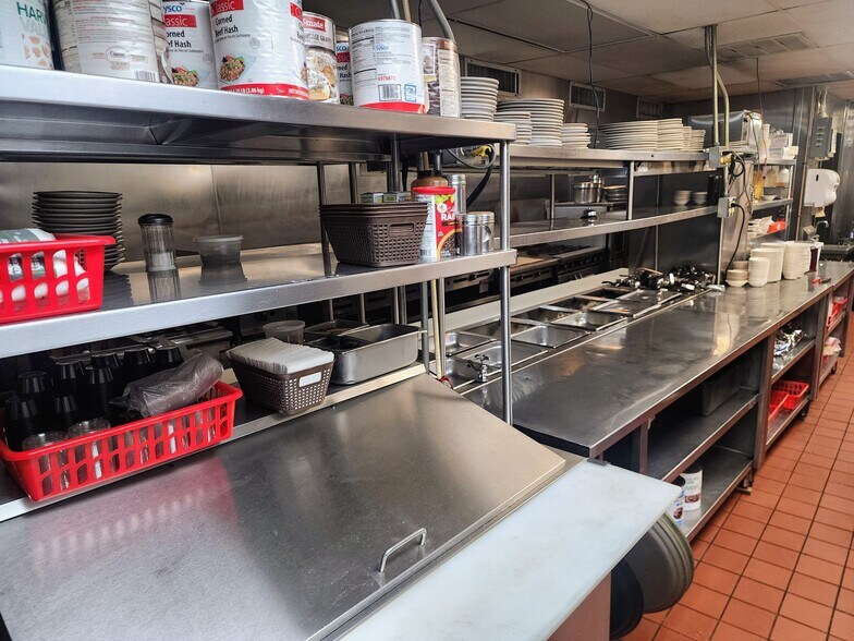 More Photos Of 8451 Ocean Gtwy, Easton Restaurant For Sale