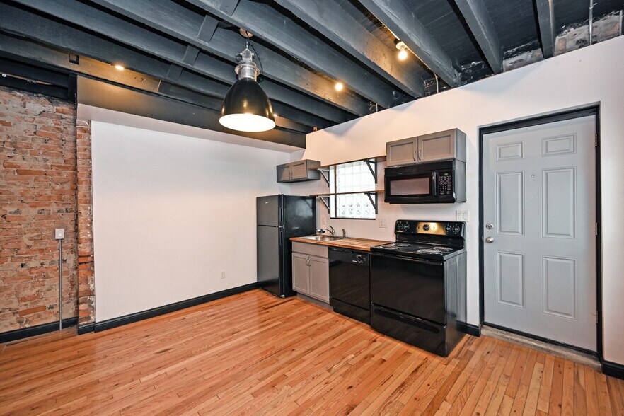 More Photos Of 226 E Clifton Ave, Cincinnati Apartments For Sale