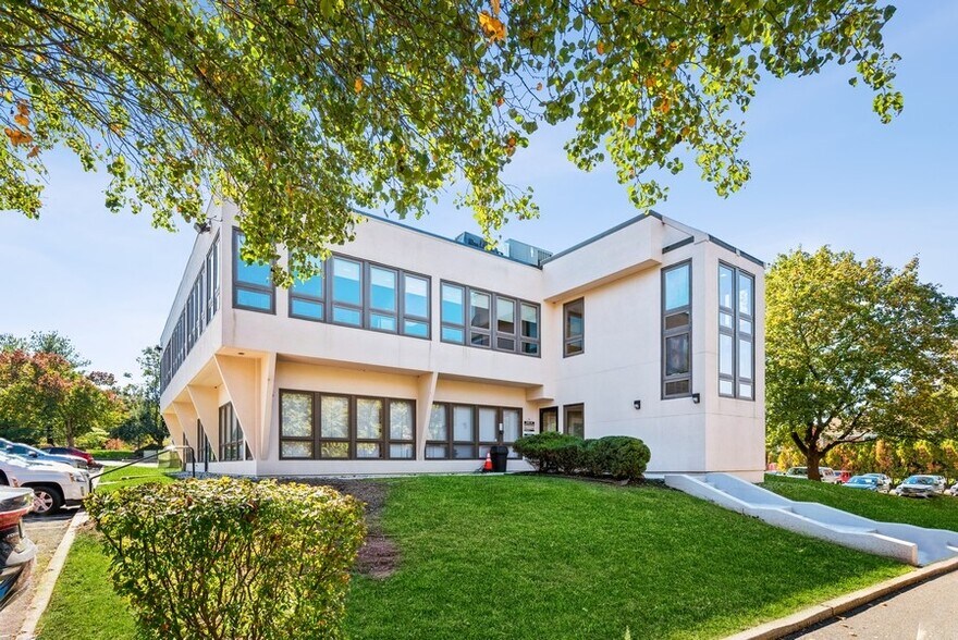 More Photos Of 674 US Highway 202, Bridgewater Medical For Sale