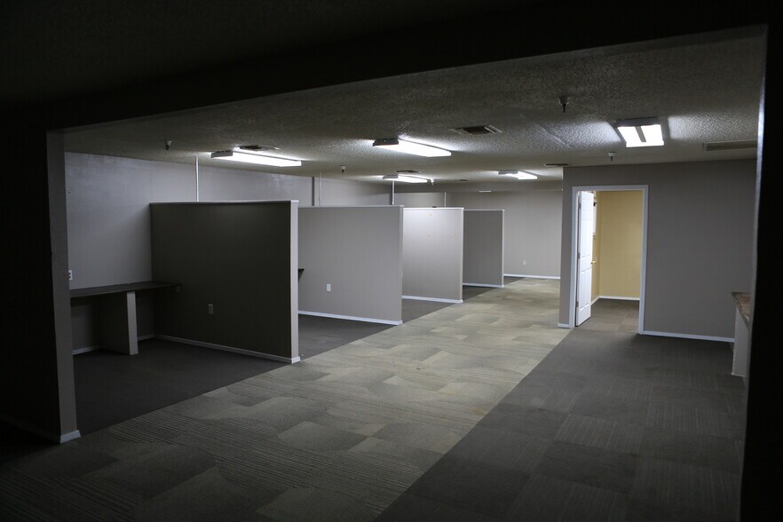 More Photos Of 706 Knickerbocker Rd, San Angelo Manufacturing For Lease