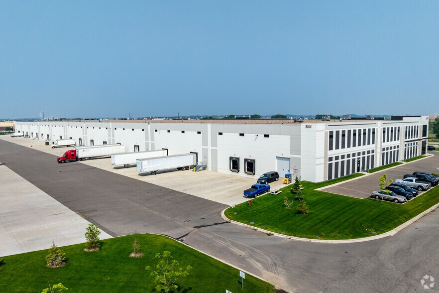 More Photos Of 10901 Elm Creek Blvd, Maple Grove Distribution For Lease