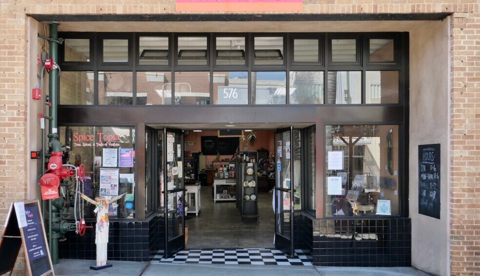 More Photos Of 574-576 E Main St, Ventura Storefront For Lease