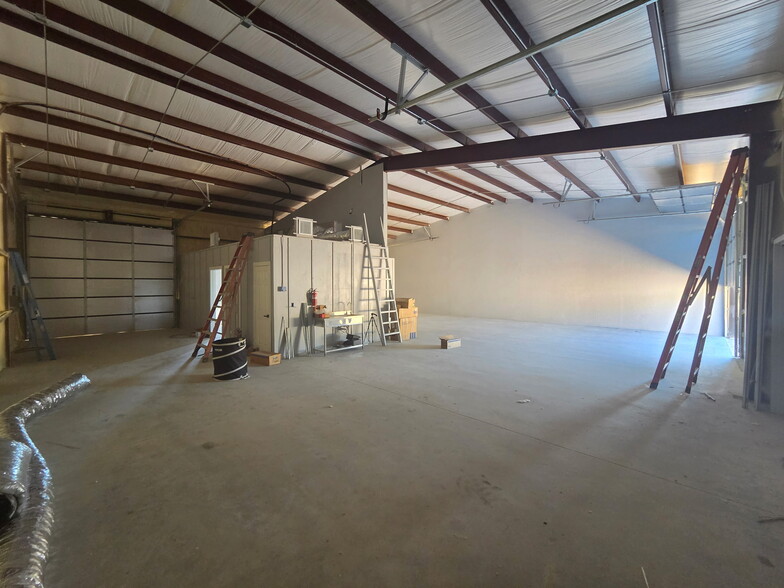 More Photos Of 3782 FM 725, New Braunfels Warehouse For Lease