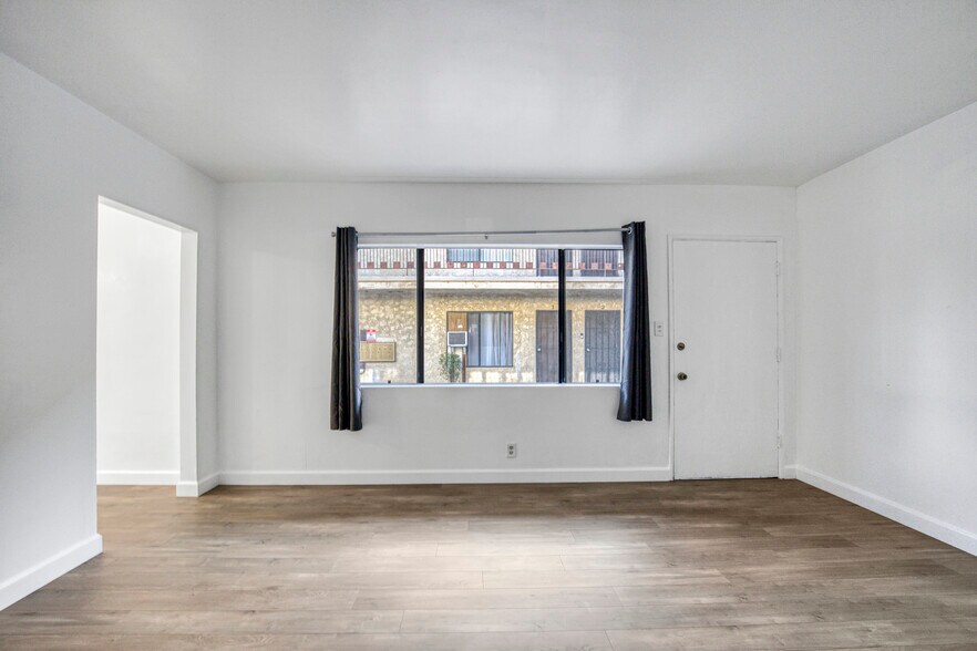 More Photos Of 5516 Virginia Ave, Los Angeles Multifamily For Sale