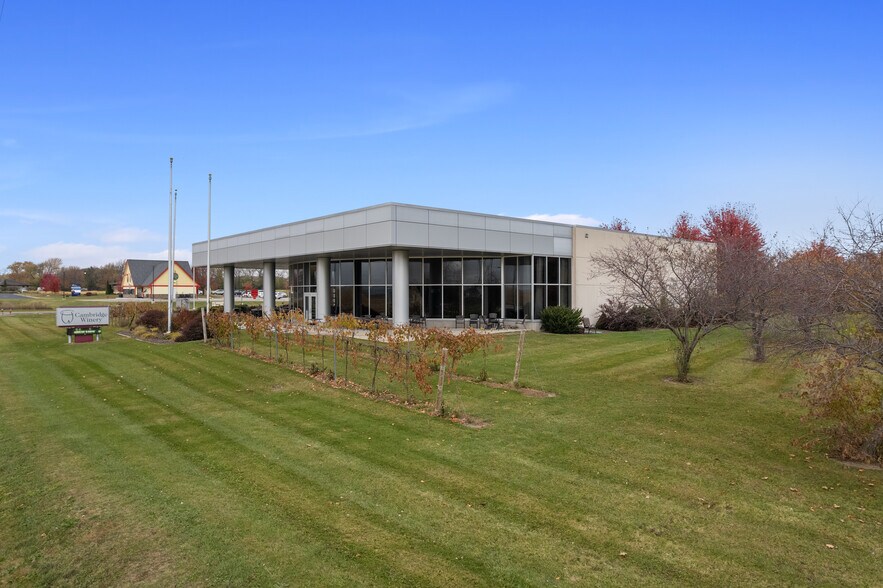 Primary Photo Of 600 Kenseth Way, Cambridge General Retail For Sale