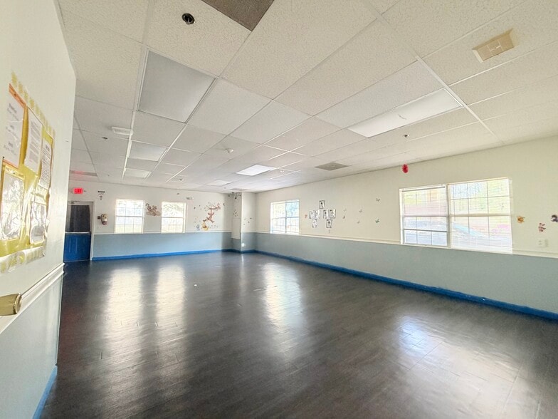 More Photos Of 3097 Emery Cir, Austell Light Distribution For Sale