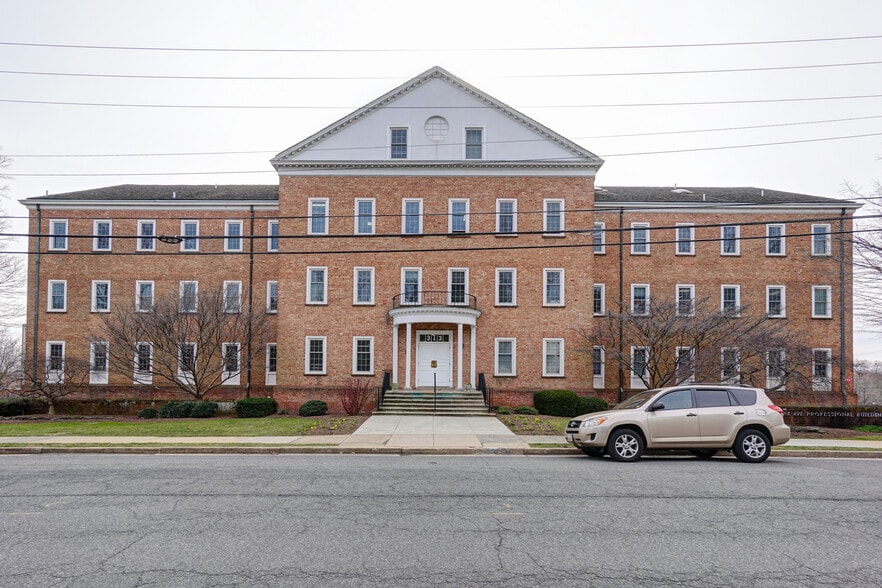 More Photos Of 313 Park Ave, Falls Church Medical For Lease
