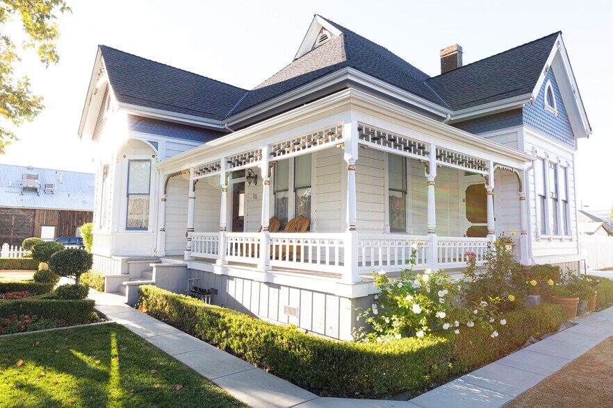 More Photos Of 11 E Main St, Winters Office Residential For Lease